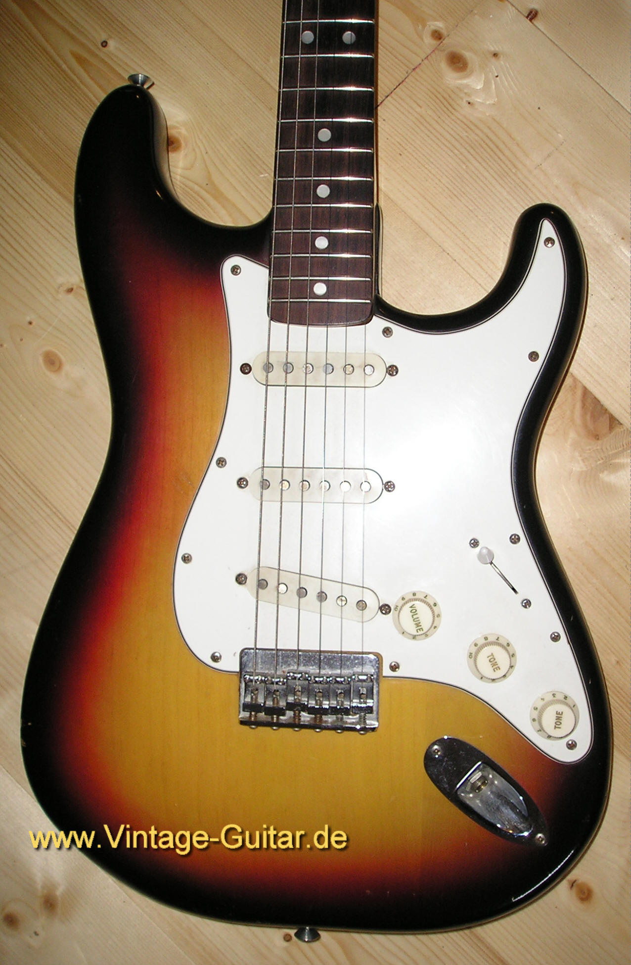 Fender Stratocaster 1974 sb nt b.jpg